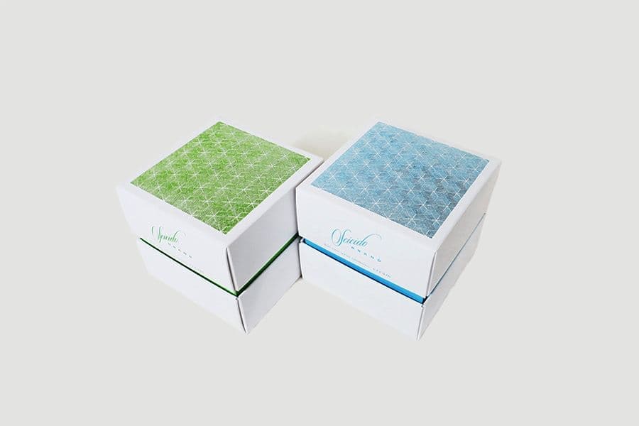 高級化粧品用　クリーム化粧箱　森林認証紙仕様
